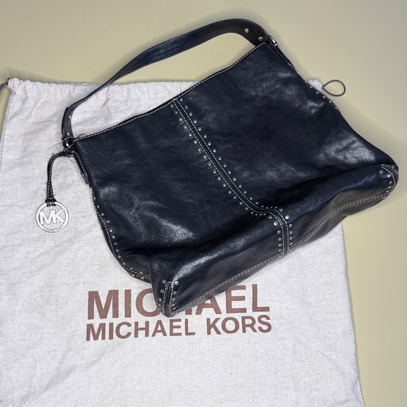 🔥 Michael Kors Astor Black Silver Studded Leather Hobo shoulder bag w/ Dustbag - Picture 1 of 9